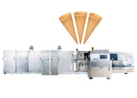 Kundenspezifische Rollen-Zuckerkegel-Fertigungsstraße/industrielle Eismaschine mit Teig-Behälter-und Pumpen-System